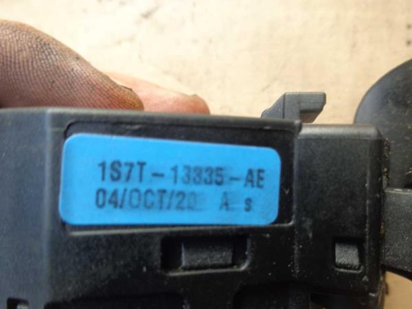 COMMODO FORD FIESTA 2002-2008 / FUSION 2002-2012 / MONDEO 2000-2007 ( COTE CLIGNOTANT ) - Vue 3